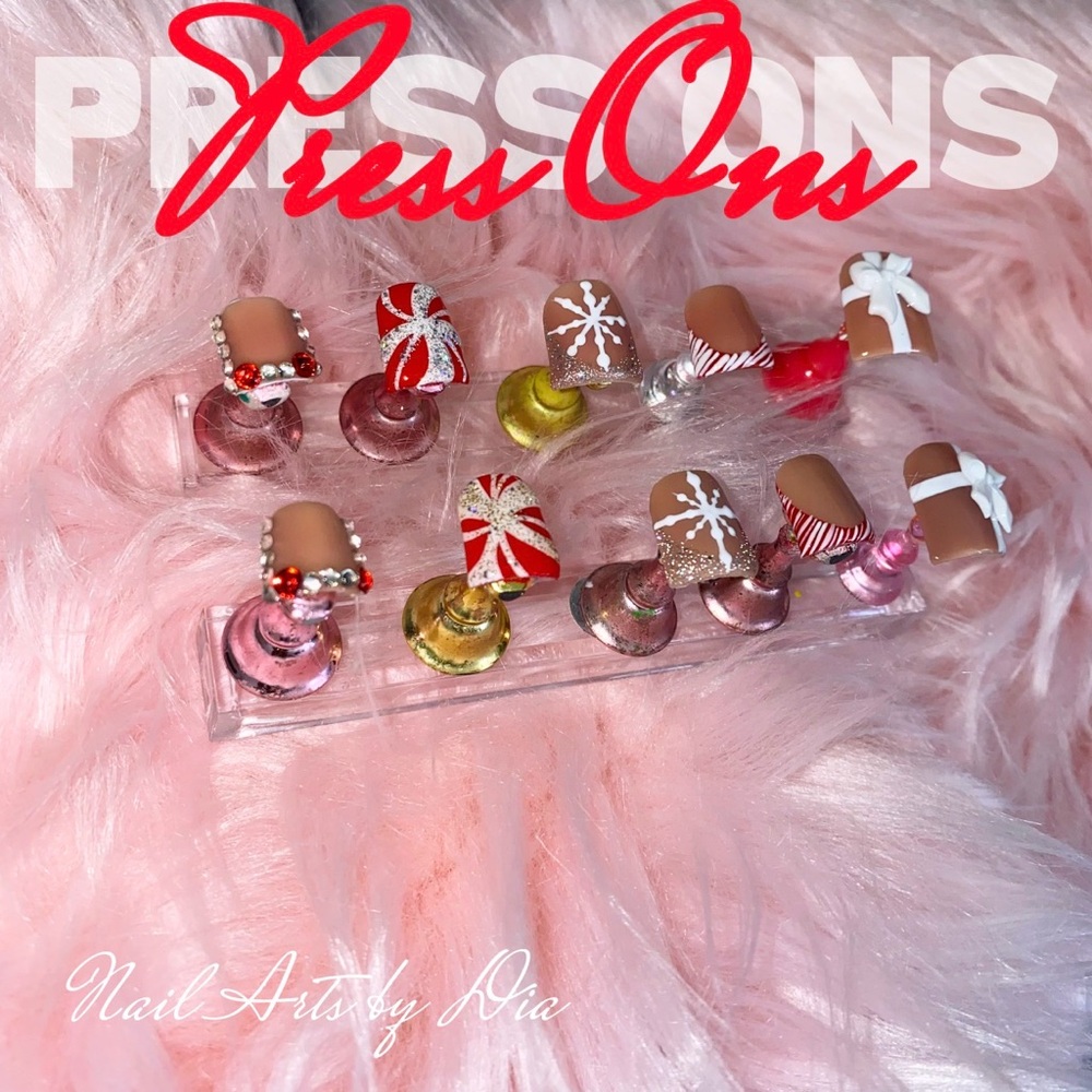 Festive Press-On Nails - Red, White, Glitter